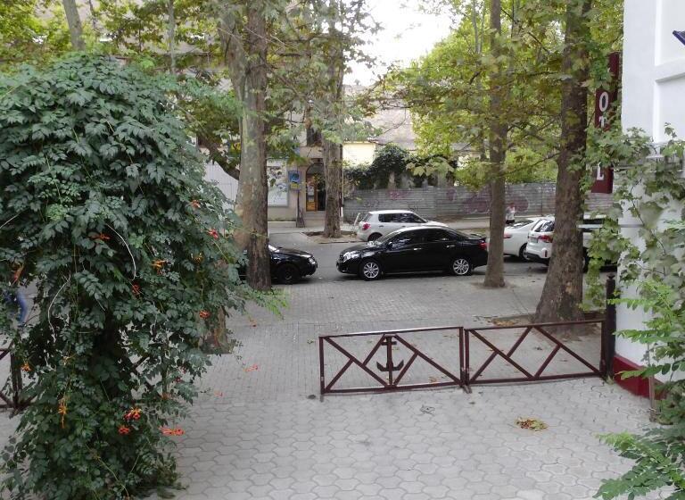 هتل Na Admirala Makarova