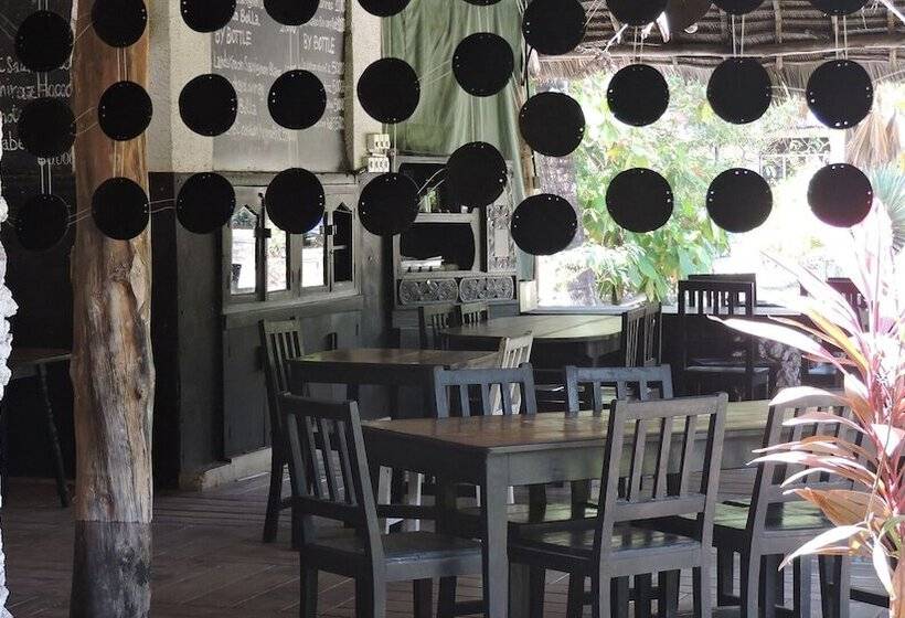 בית מלון כפרי Paje By Night Bungalows