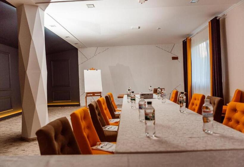 هتل &restaurant Premium Club