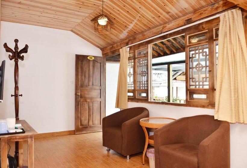 ホテル Tourist Courtyard