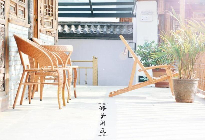 ホテル Tourist Courtyard