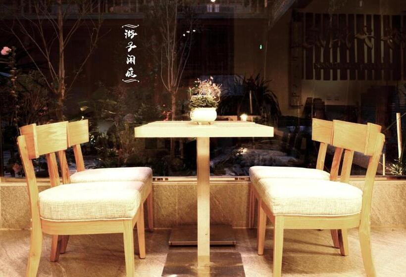 ホテル Tourist Courtyard