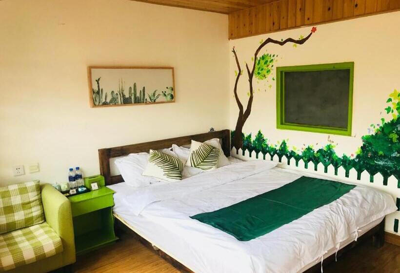 ホテル Tourist Courtyard