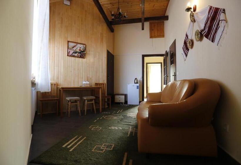 هتل Tsvit Paporoti