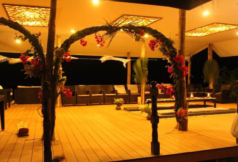 فندق Zawadi Beach Villas