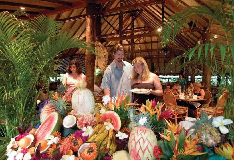 Outrigger Fiji Beach Resort