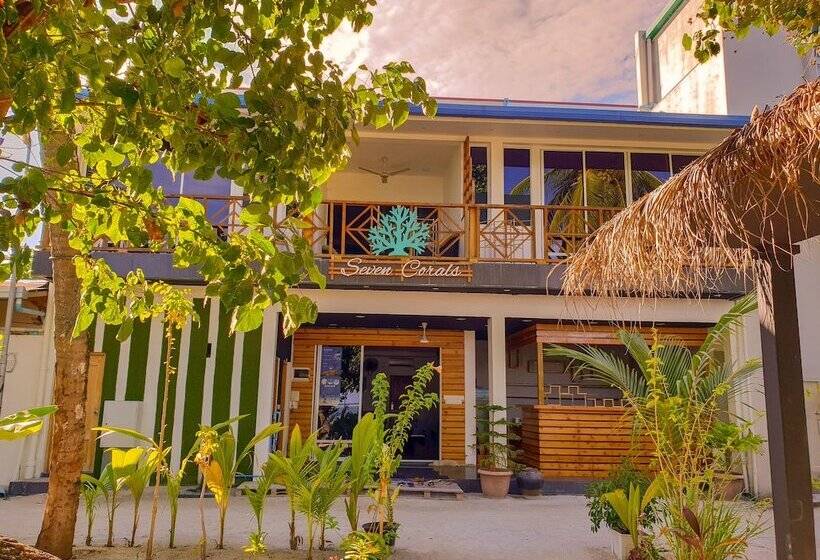 פנסיון Seven Corals