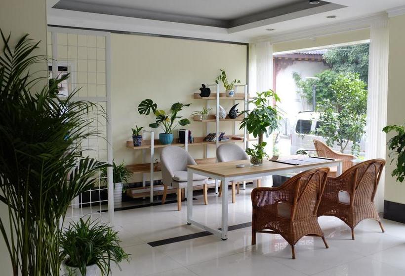 Wudang International Youth Hostel