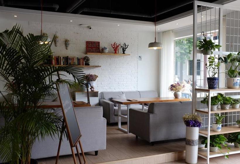 Wudang International Youth Hostel