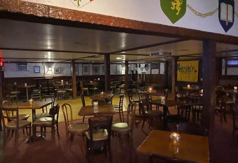 旅馆 Gavin S Iris H Country Inn