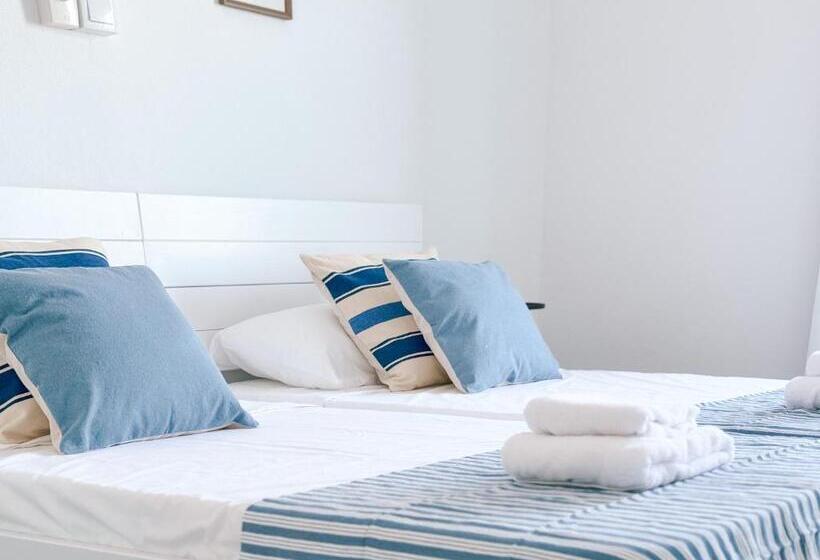 ユースホステル Hostal Sa Roqueta Mahon