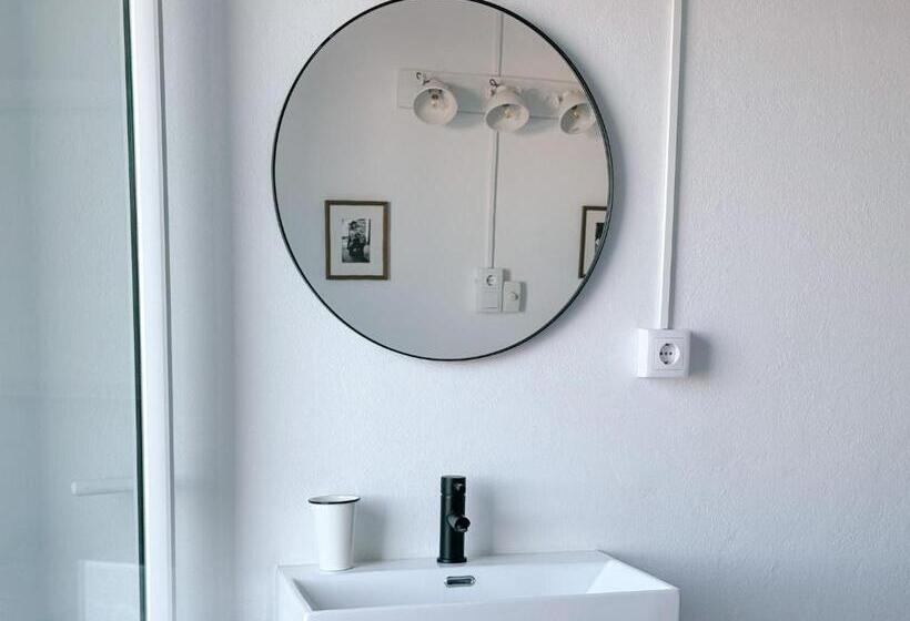 ユースホステル Hostal Sa Roqueta Mahon