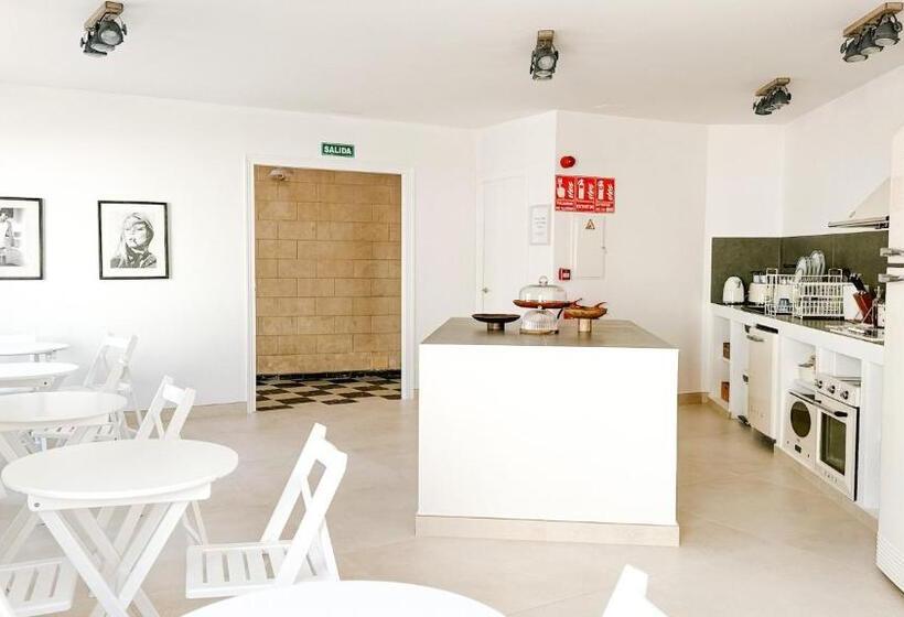 ユースホステル Hostal Sa Roqueta Mahon