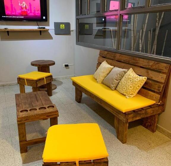 Общежитие Sam Alojamientos