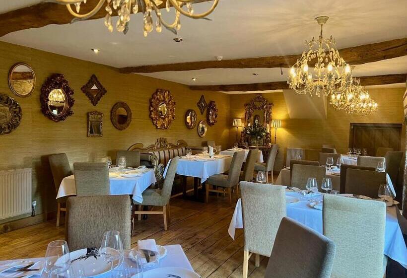 호스텔 The Stagg Inn & Classic Car Experience