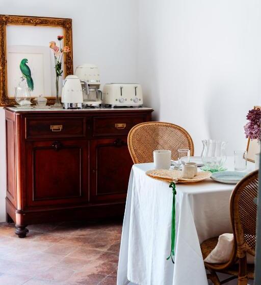 تختخواب و صبحانه Amada Moura