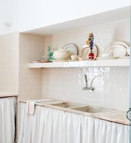 تختخواب و صبحانه Amada Moura