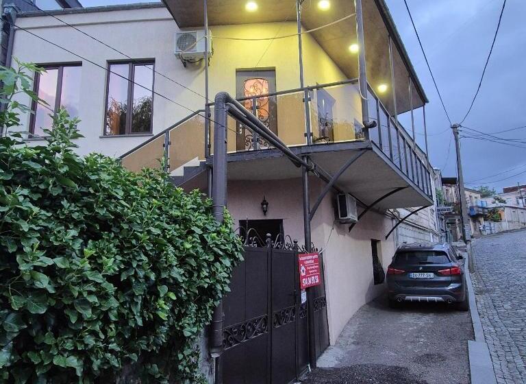 تختخواب و صبحانه Apartment Cozy House 1