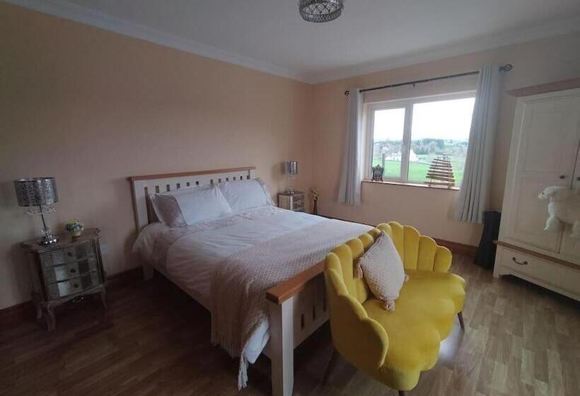 צימר Ballnamona House