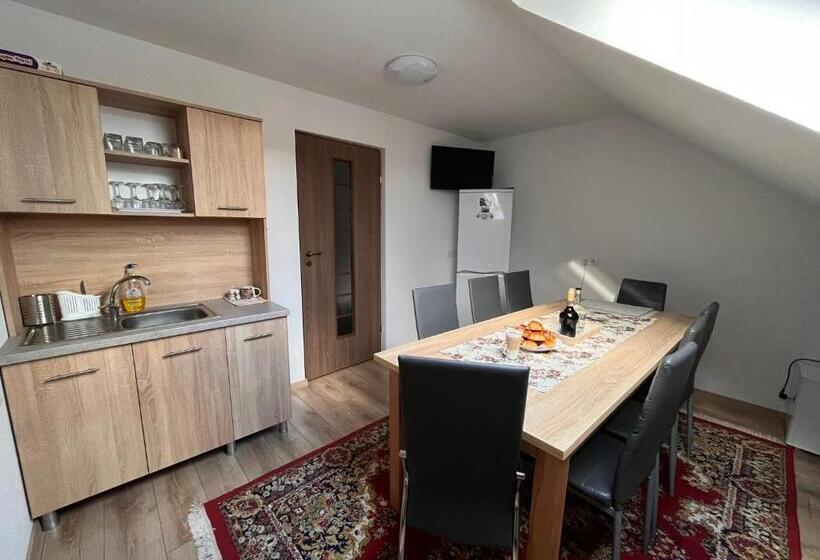 مبيت وإفطار Casa Timea Vendégház