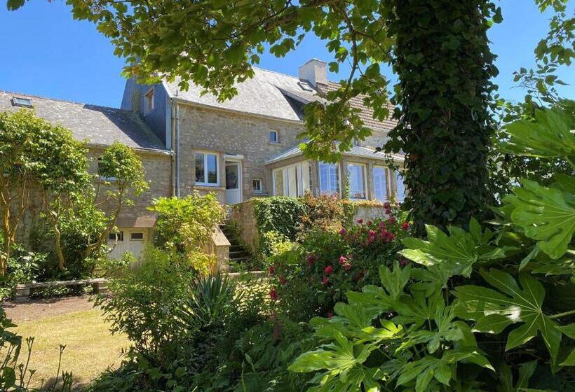 ベッドアンドブレックファースト Christina S Cottage