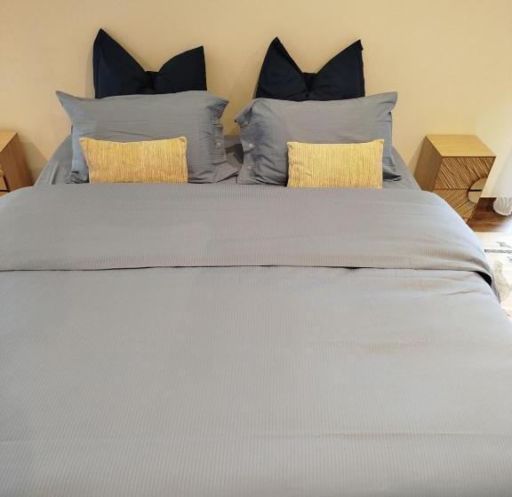 مبيت وإفطار Grange Du Lac