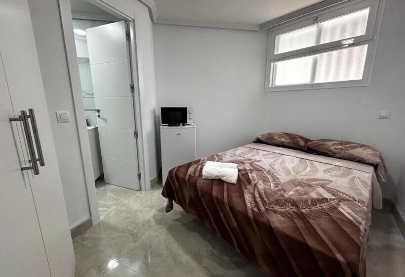 تختخواب و صبحانه Habitaciónes Doble Con Baño Privado En El Centro De Madrid