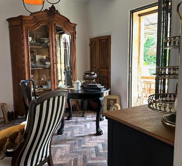 مبيت وإفطار Le Numéro 10