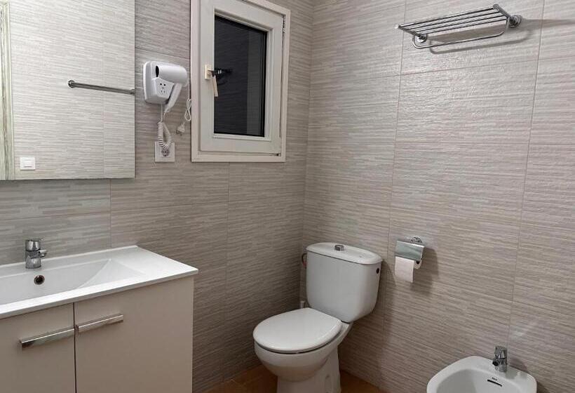 צימר Villa Iri Habitación N 2 Con Un Baño Compartido , Balcón