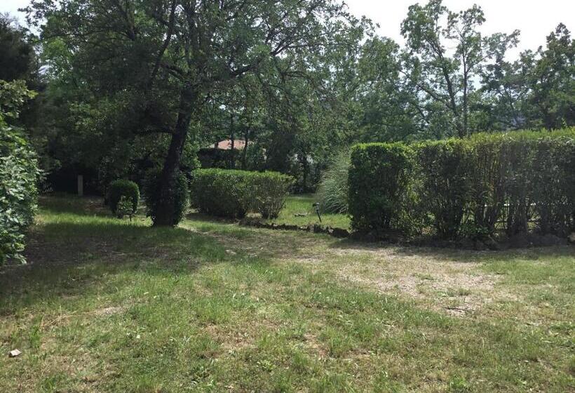 Bed and Breakfast Villa Isadra