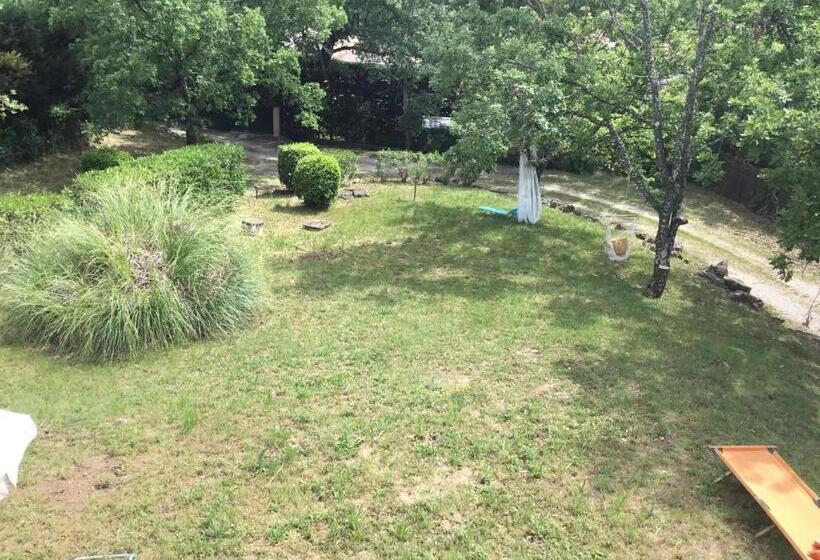 Bed and Breakfast Villa Isadra