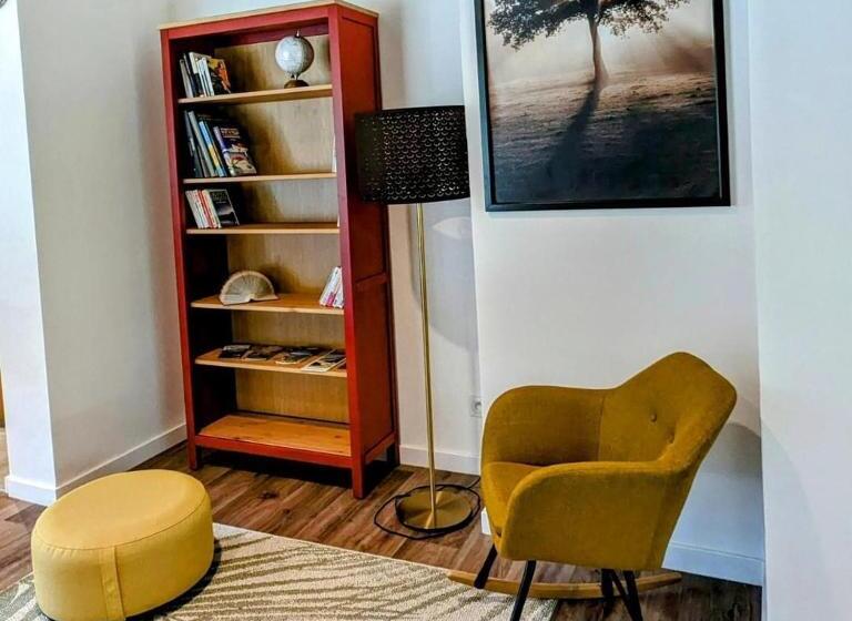 Chambre Hostel Des Combes