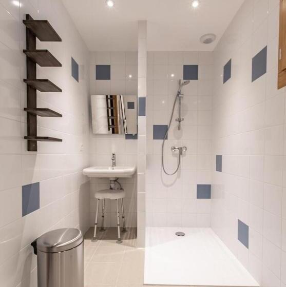 Chambre Hostel Des Combes