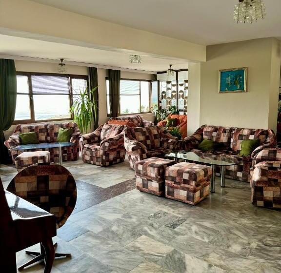 فندق хотелски комплекс ямболен