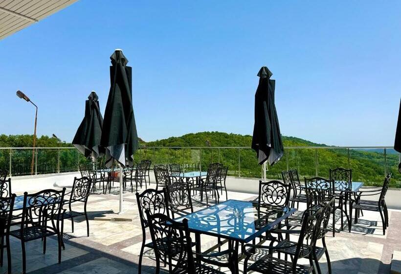 فندق хотелски комплекс ямболен