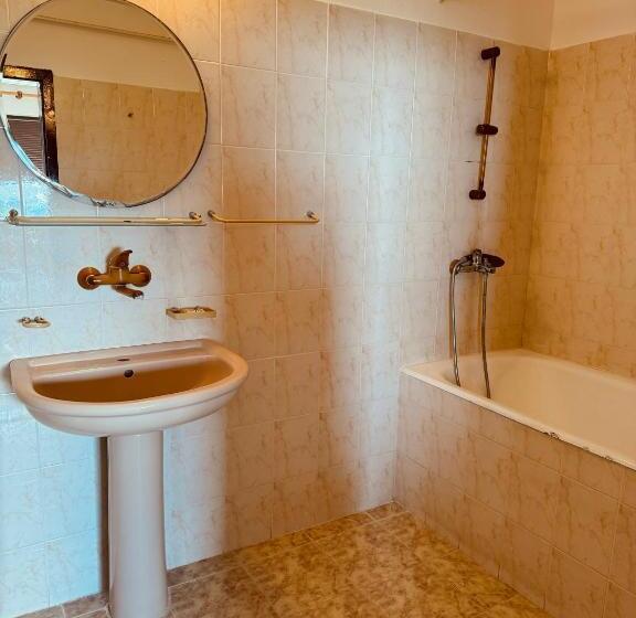 فندق хотелски комплекс ямболен