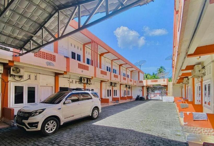 בית מלון כפרי Amira House Kisaran Redpartner