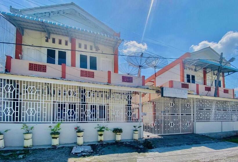 בית מלון כפרי Amira House Kisaran Redpartner