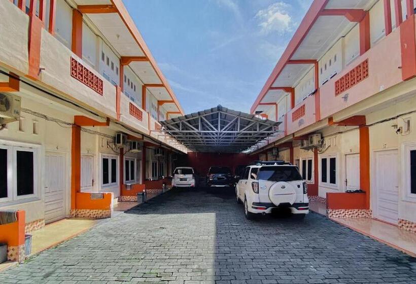 בית מלון כפרי Amira House Kisaran Redpartner