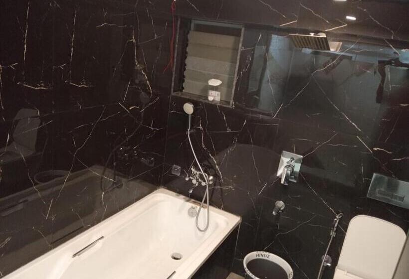 فندق Arsh Executive Inn