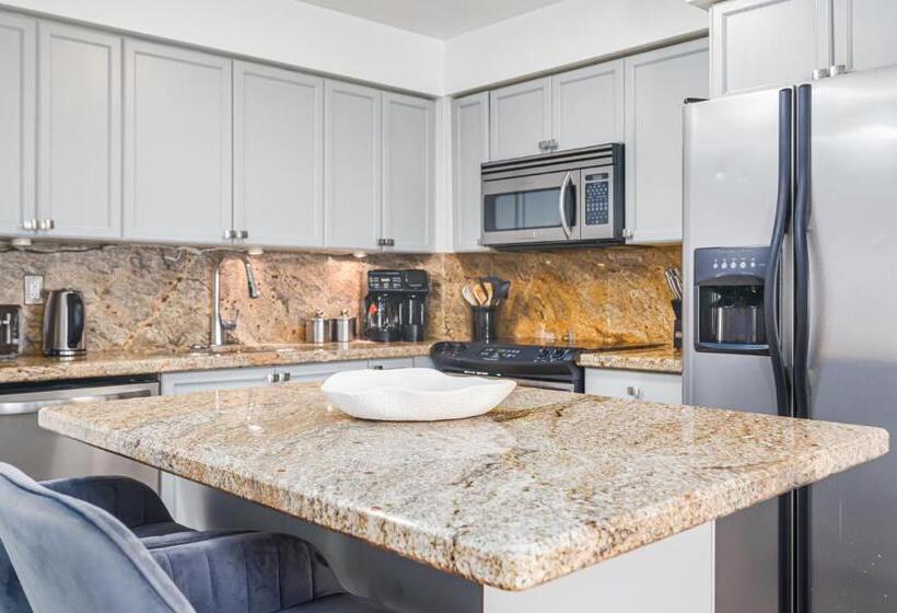 酒店 Luxuriours 2br 2wr Apartment