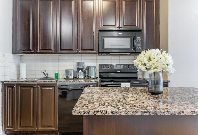 בית מלון כפרי Burnhamthorpe Residence