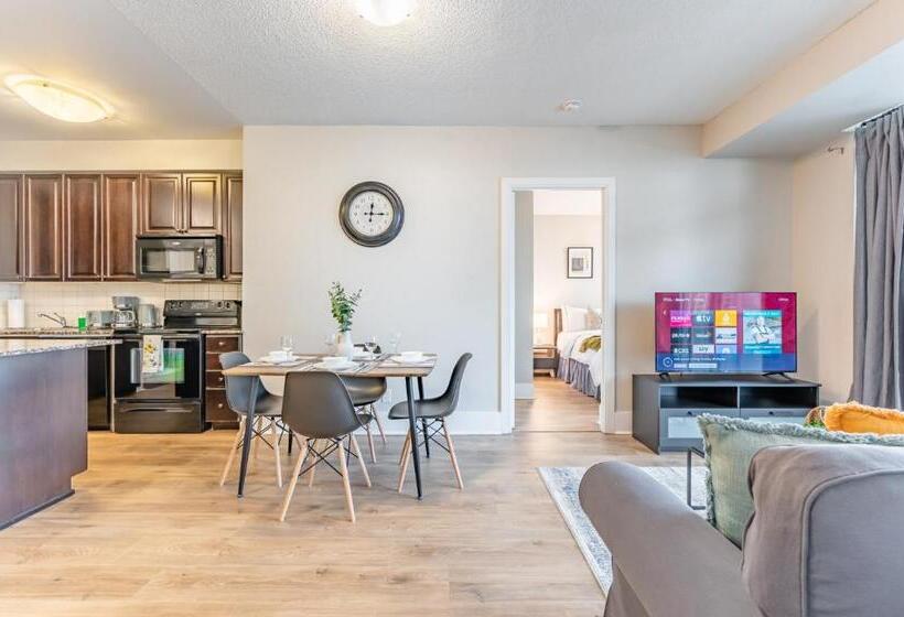 בית מלון כפרי Burnhamthorpe Residence