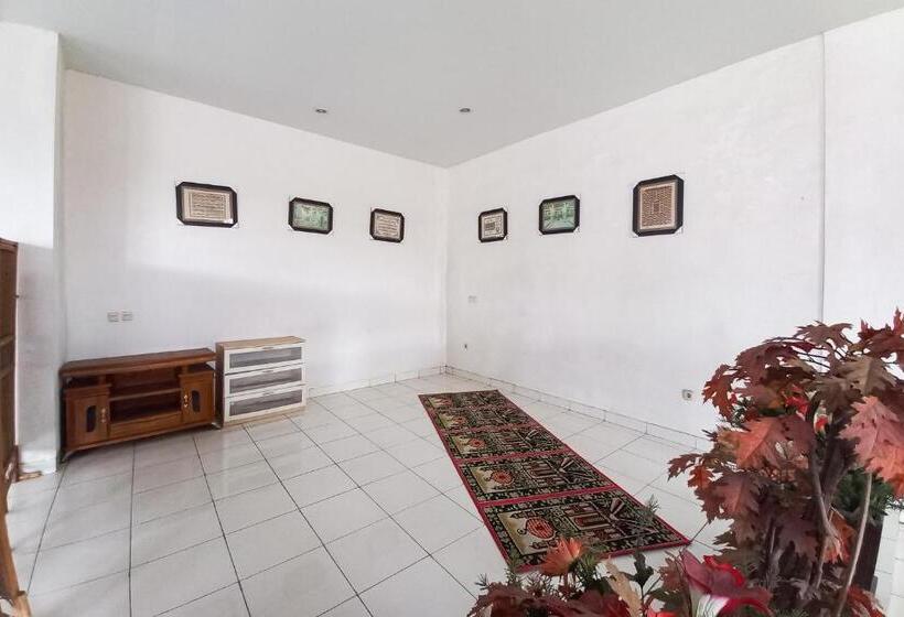 호텔 Cemara House Syariah Redpartner