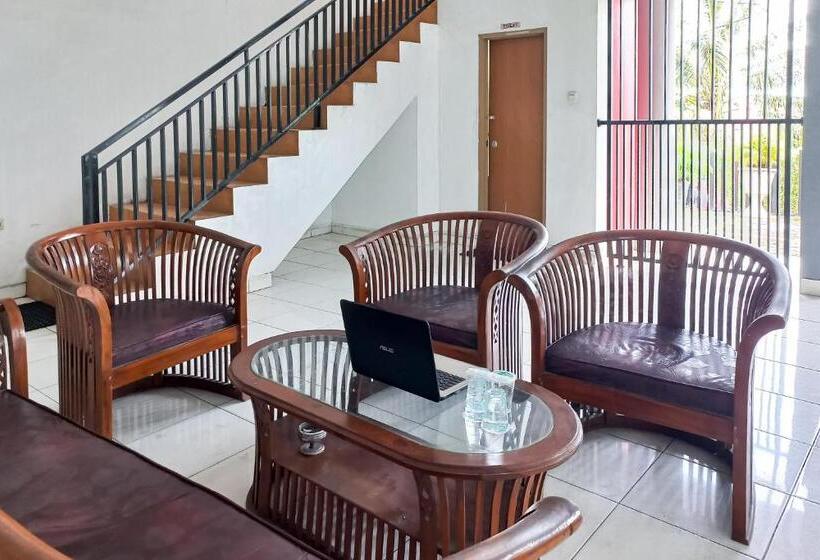 호텔 Cemara House Syariah Redpartner