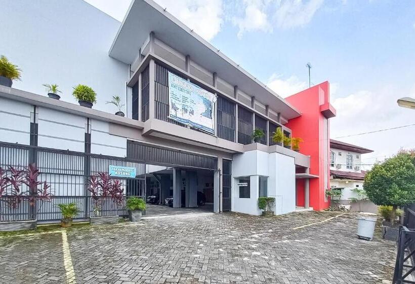 호텔 Cemara House Syariah Redpartner