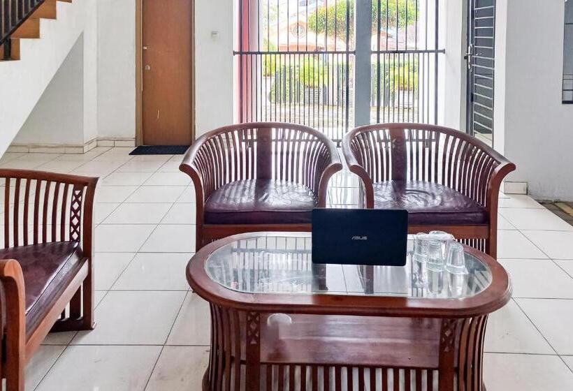 호텔 Cemara House Syariah Redpartner