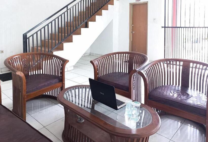 호텔 Cemara House Syariah Redpartner