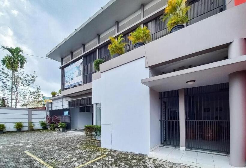 호텔 Cemara House Syariah Redpartner