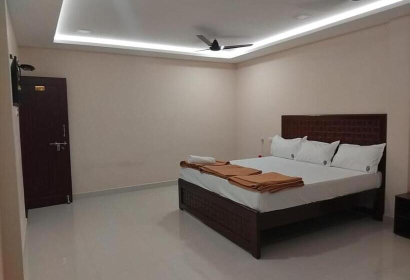캡슐 호텔 Selvi Residency